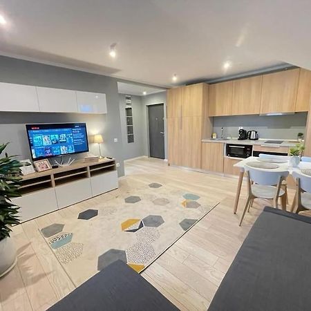 Premium Appartment In Onesti Esterno foto